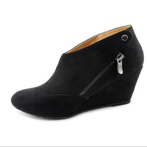 CL by CHINESE LAUNDRY Black Faux Suede Booties - Picture 2 of 10